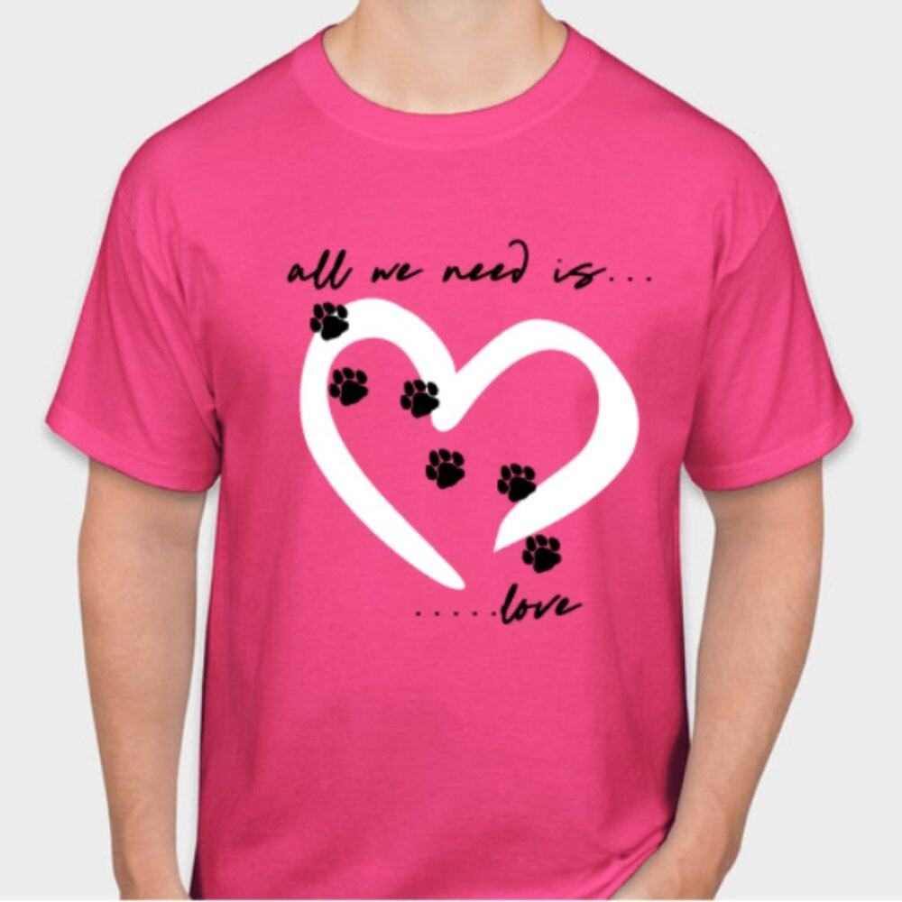 NWT - Unisex Dog Lover Tee – Heart & Paw Print Design